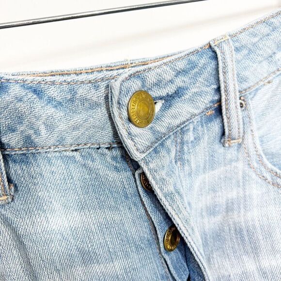 American Eagle Jeans Womens 4 Tomgirl Distressed Straight Relaxed Light Wash - Picture 6 of 6